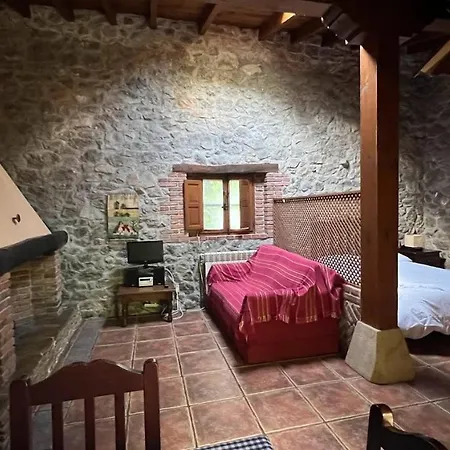 Acebos De Pena Cabarga Sobremazas