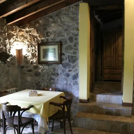 Acebos De Pena Cabarga