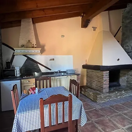 Acebos De Pena Cabarga * Sobremazas