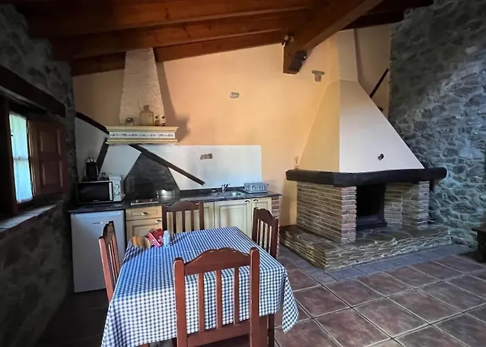 Acebos De Pena Cabarga, Cupula Experiencias Sobremazas