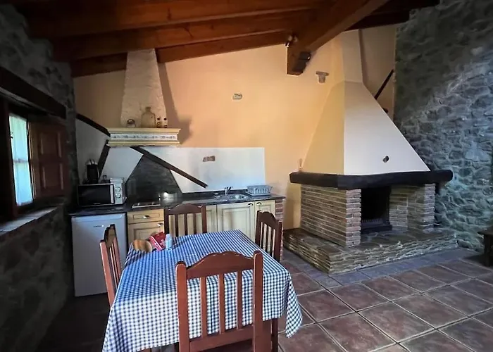 Acebos De Pena Cabarga, Cupula Experiencias Lägenhet Sobremazas